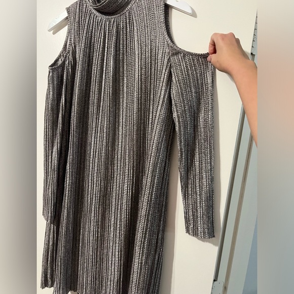 Maggie London Silver Gray Cold Shoulder Cut Out Shift Dress 2000s Party Metallic - Picture 6 of 12